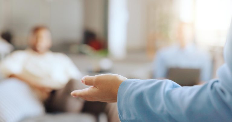 Psychoterapia poznawczo-behawioralna – sesja terapeutyczna, rozmowa z pacjentem w trakcie konsultacji